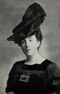 Portrait de Gabrielle Réval