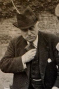 Léon Mirot