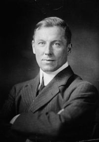 Portrait de Robert William Service