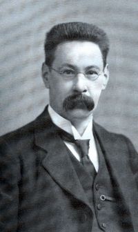 Sir Thomas Walker Arnold