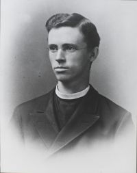 Portrait de Timothy Brosnahan